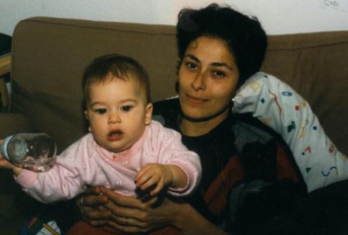 Childhood picture of Jazz Charton with her mother Corrine Charton